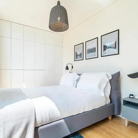 Modern 1 Bedroom With Balcony Apartment